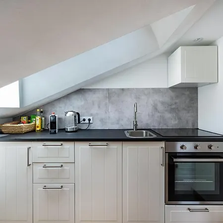 Am Διαμέρισμα *